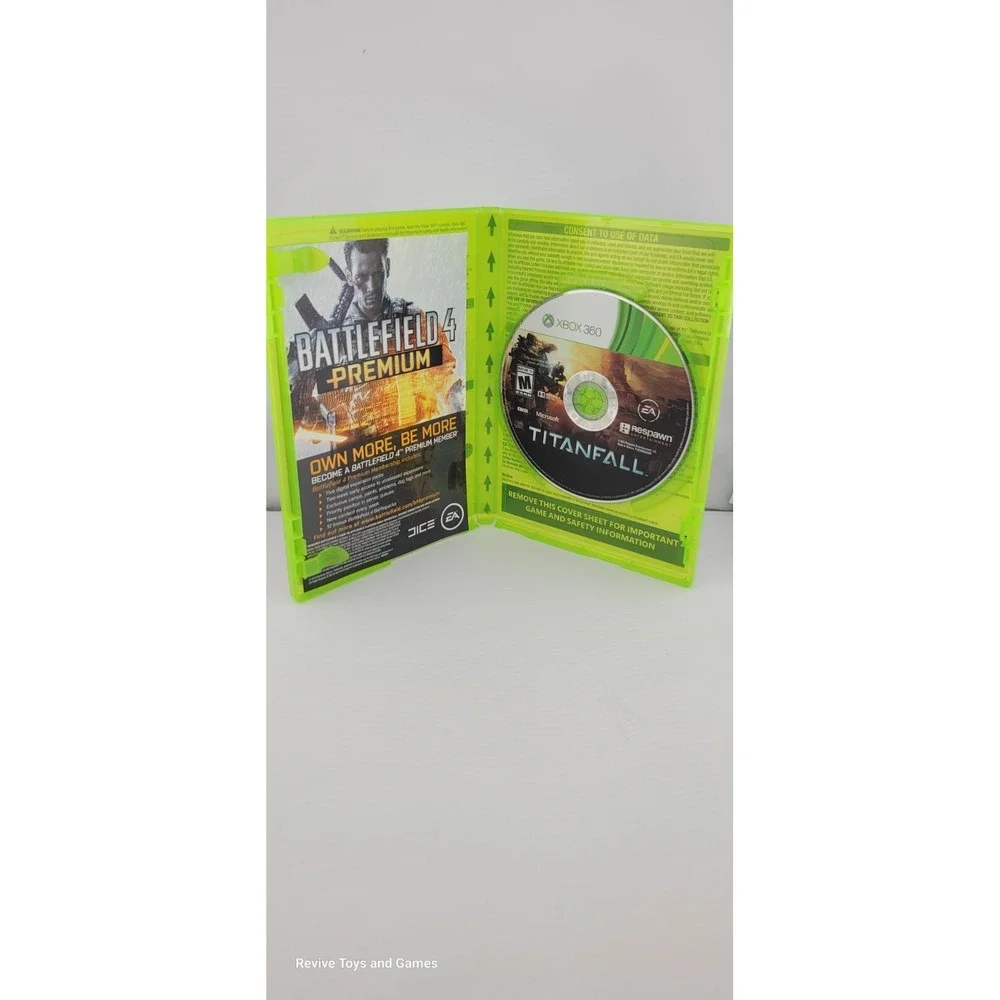 Titanfall (Microsoft Xbox 360, 2014) Game and Case Tested and Working Great Cond